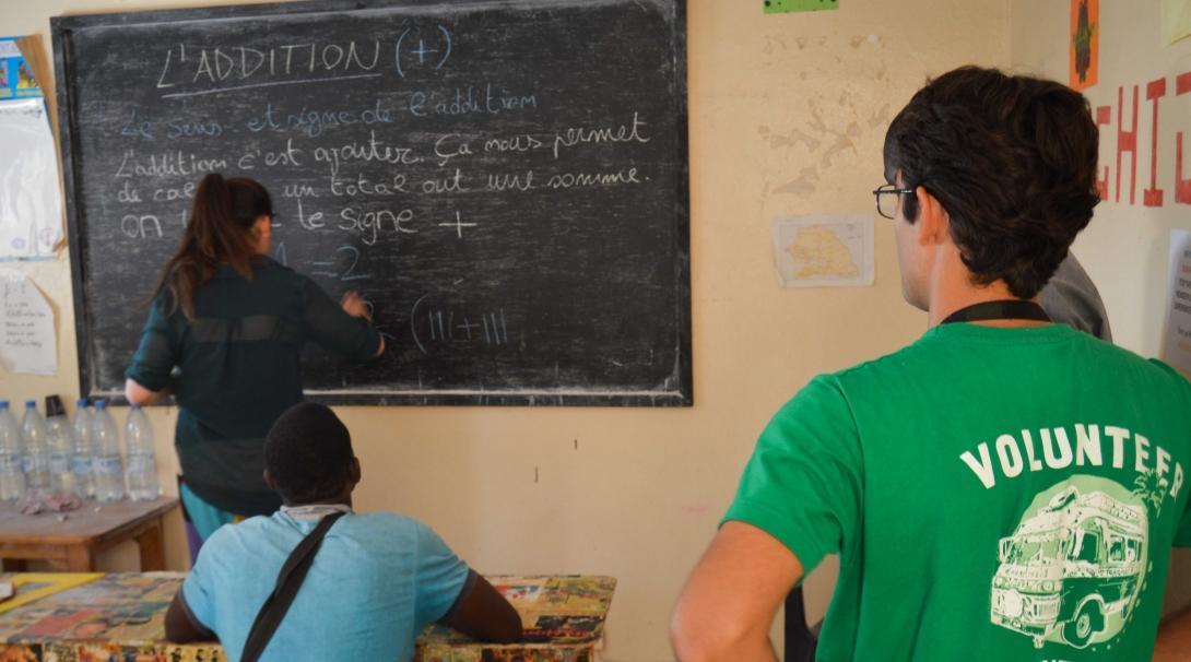 Projects Abroad interns teach basic maths as part of their micro-finance work experience in Senegal. Students teach basic maths during their Micro-finance internship in Senegal.